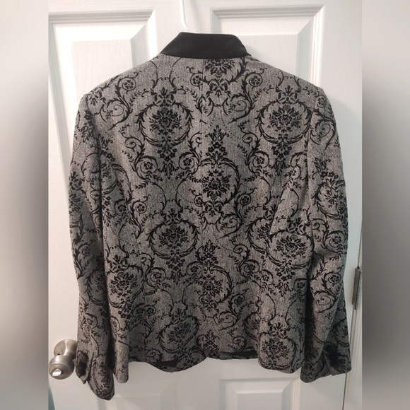 Covington Gray and Black Jacket Size 10 - Picture 2 of 6